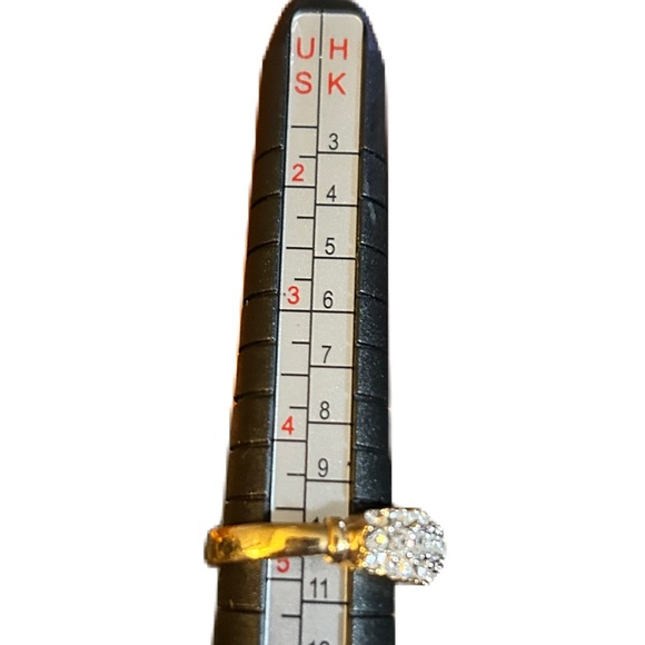 Gold plated ladies dress ring with white stone cluster. Size 4.5 - Picture 6 of 6